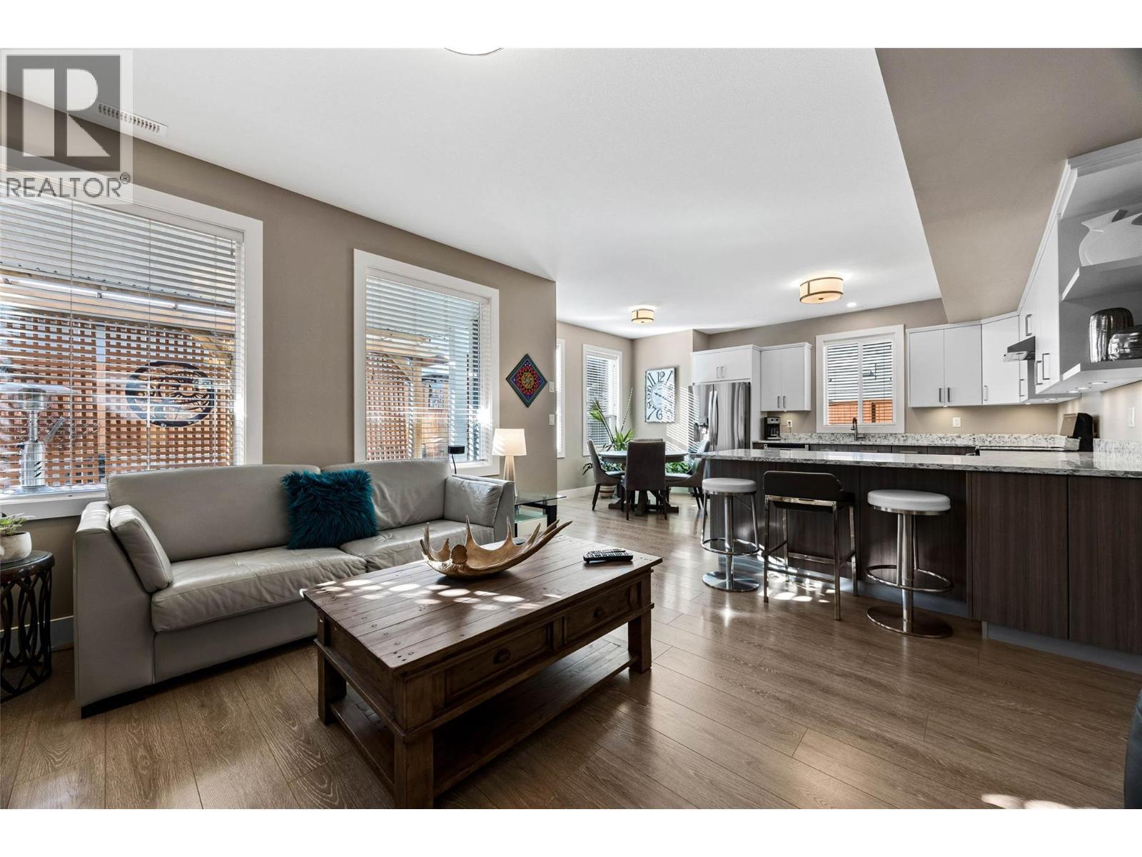787 Stansfield Road, Kamloops, BC - Indoor Photo Showing Living Room