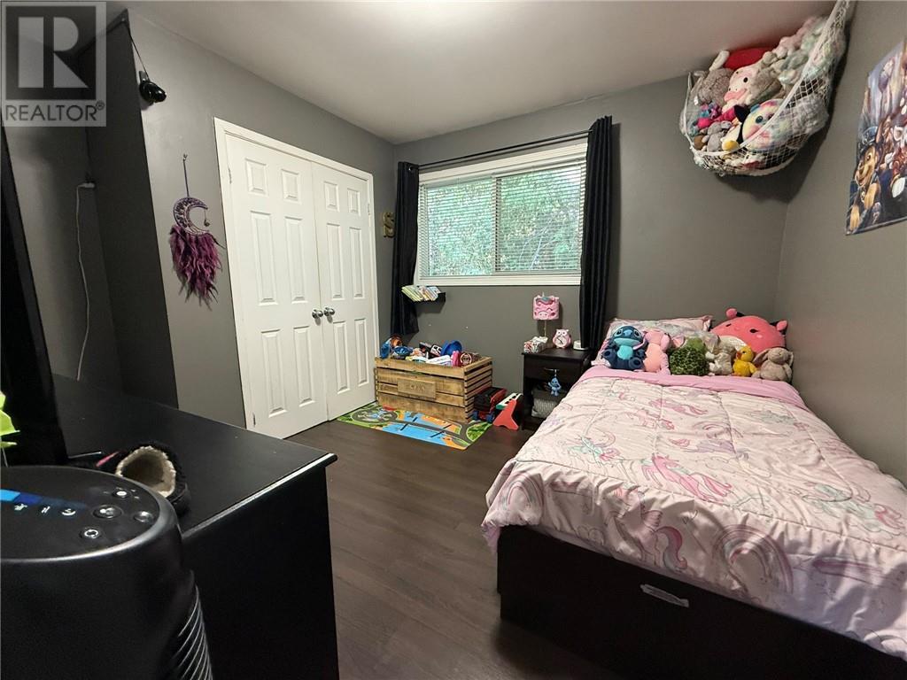 17 Clairmont Street, Sudbury, ON - Indoor Photo Showing Bedroom