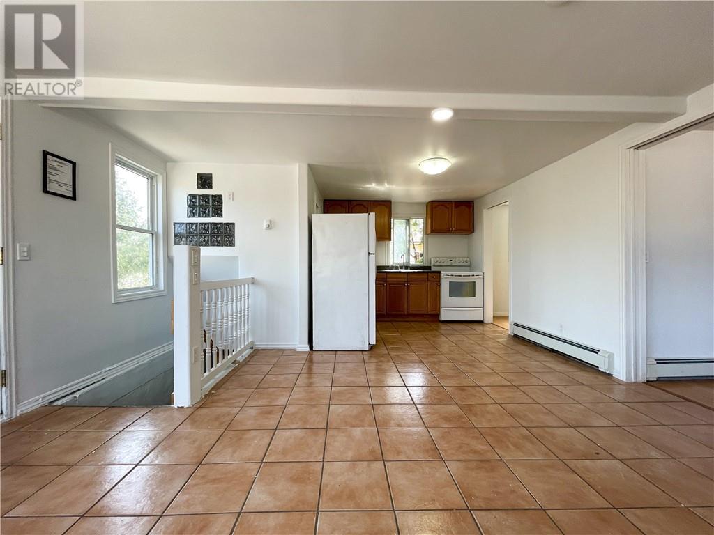 17 Clairmont Street, Sudbury, ON - Indoor Photo Showing Kitchen
