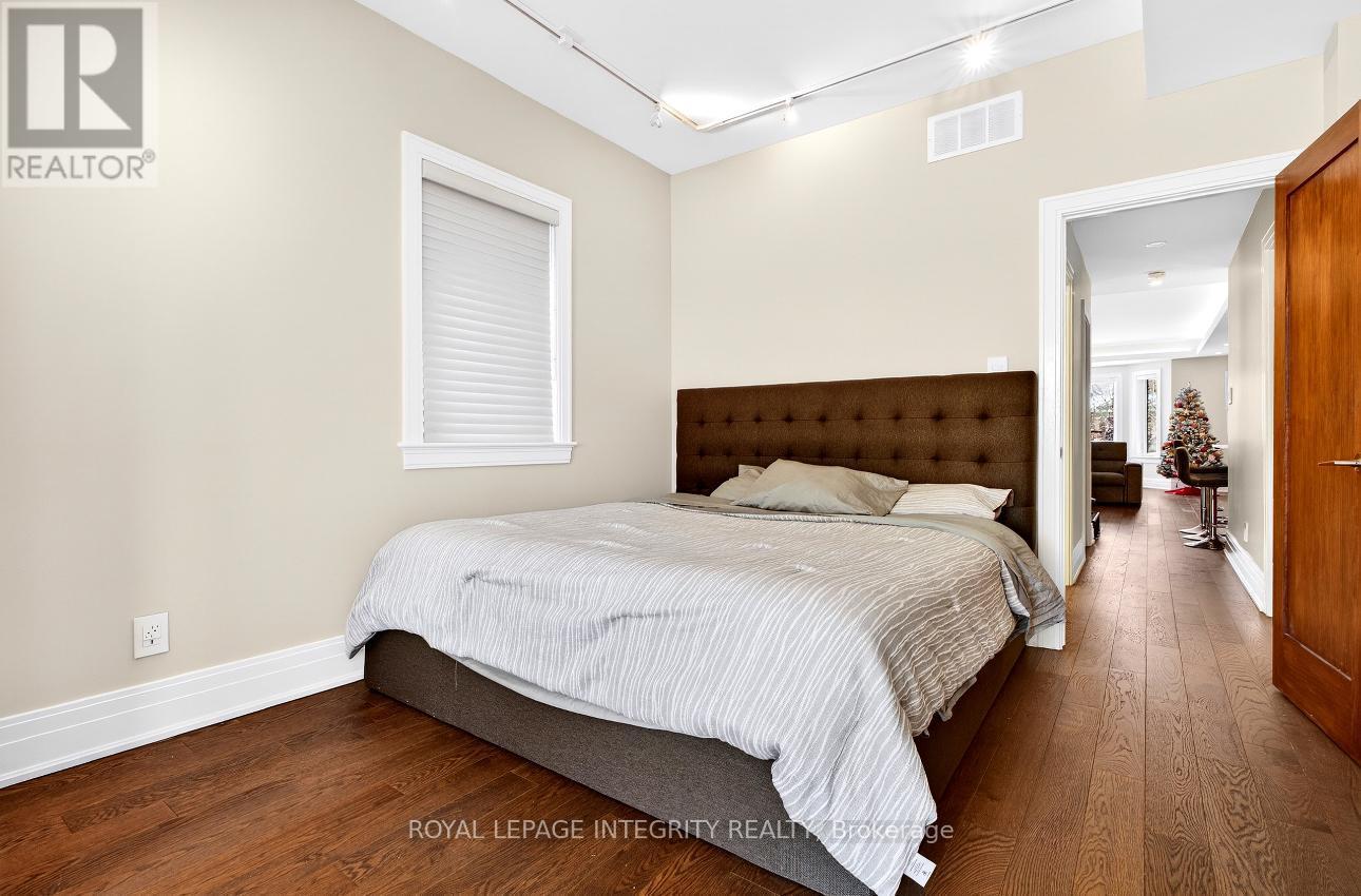 73 Renfrew Avenue, Ottawa, ON - Indoor Photo Showing Bedroom