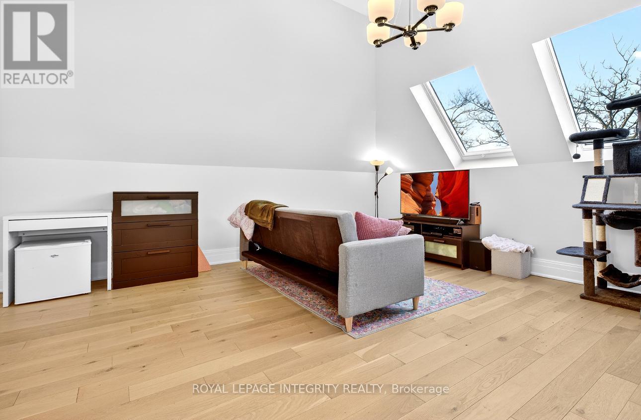 73 Renfrew Avenue, Ottawa, ON - Indoor