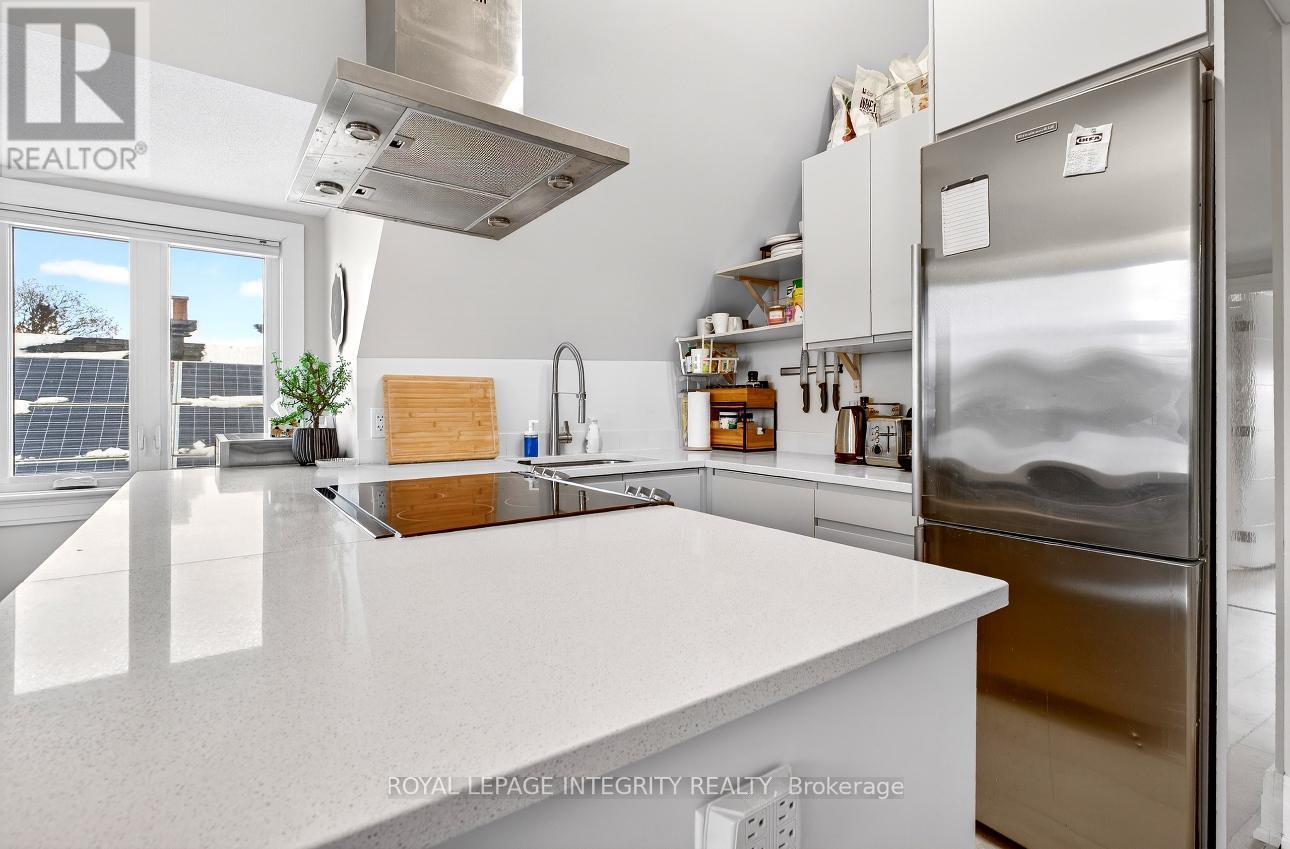 73 Renfrew Avenue, Ottawa, ON - Indoor Photo Showing Kitchen