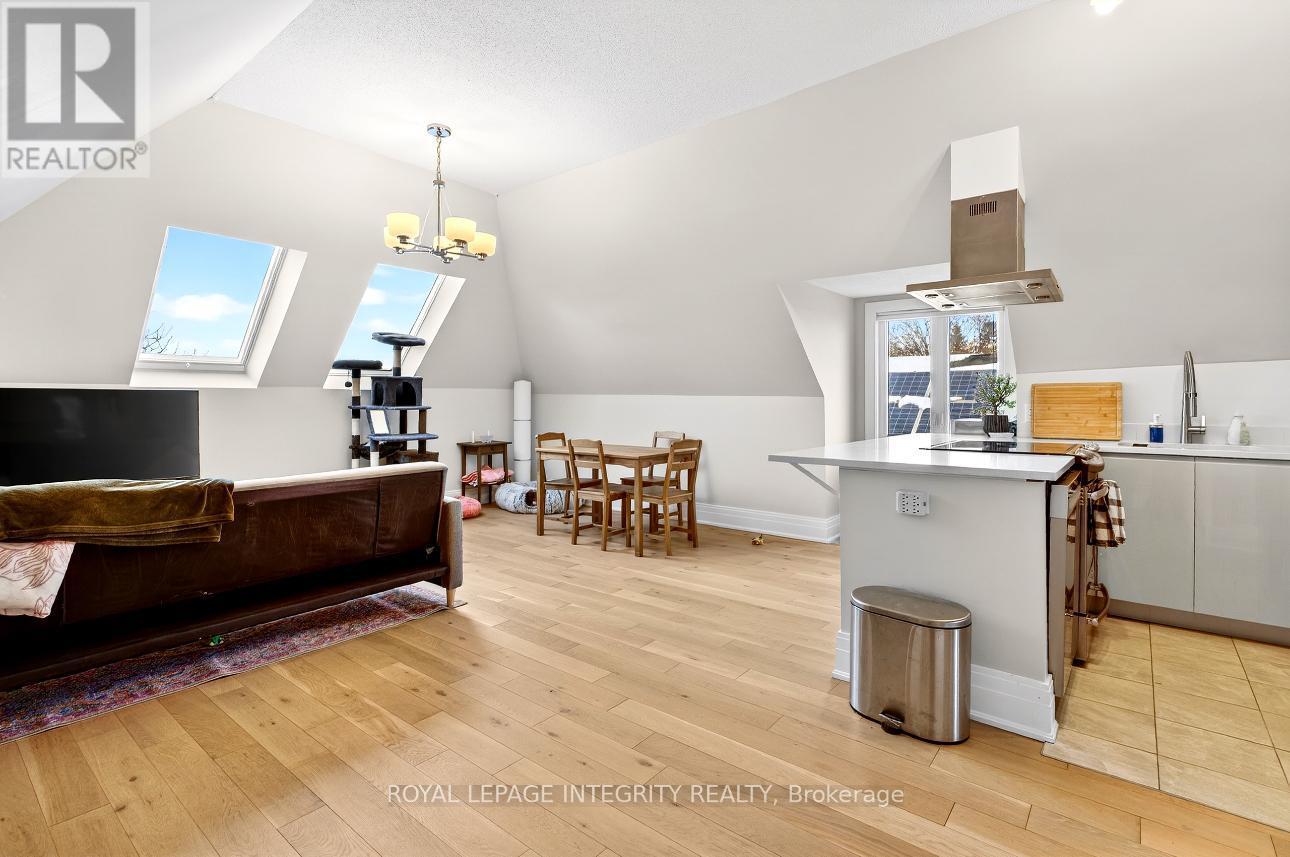 73 Renfrew Avenue, Ottawa, ON - Indoor Photo Showing Kitchen