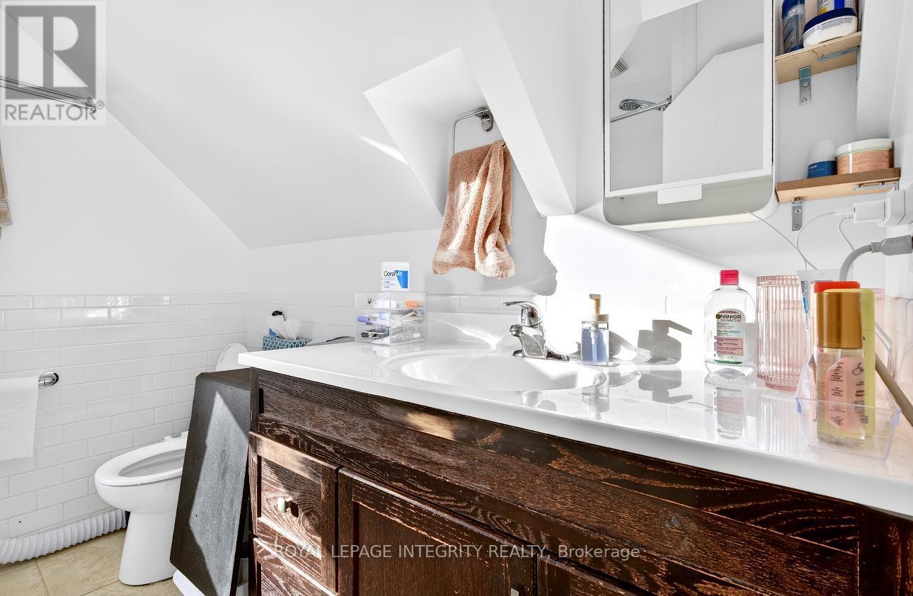 73 Renfrew Avenue, Ottawa, ON - Indoor Photo Showing Bathroom