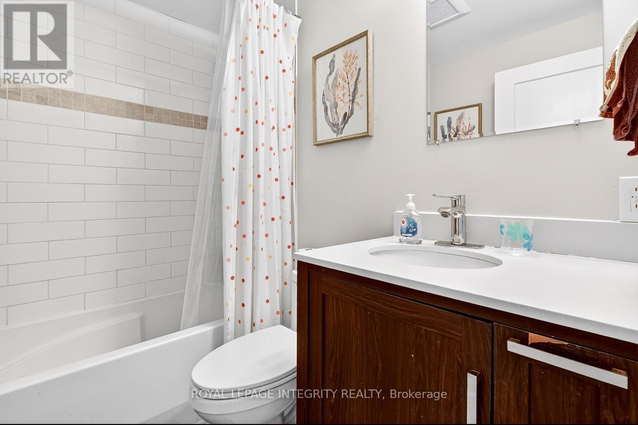 73 Renfrew Avenue, Ottawa, ON - Indoor Photo Showing Bathroom