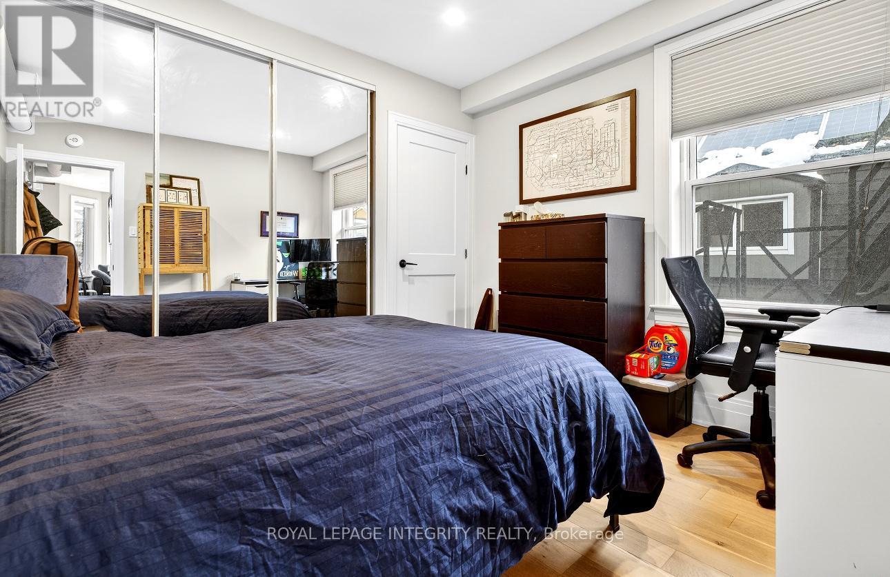 73 Renfrew Avenue, Ottawa, ON - Indoor Photo Showing Bedroom