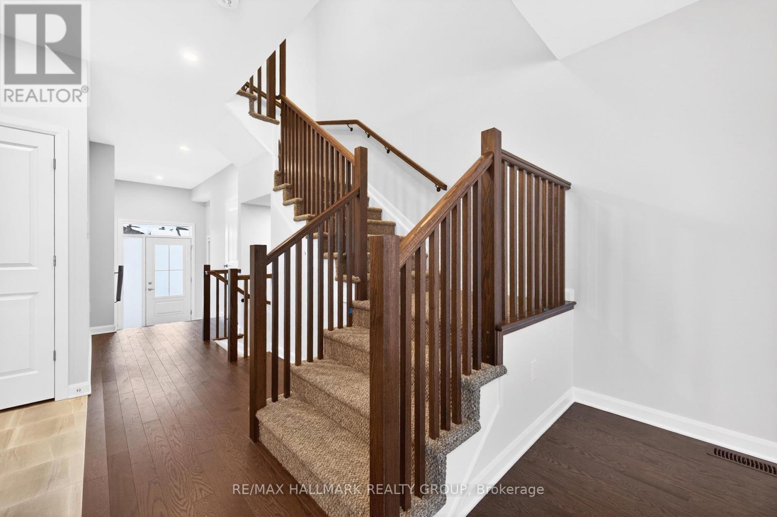 887 Eileen Vollick Crescent, Ottawa, ON - Indoor Photo Showing Other Room