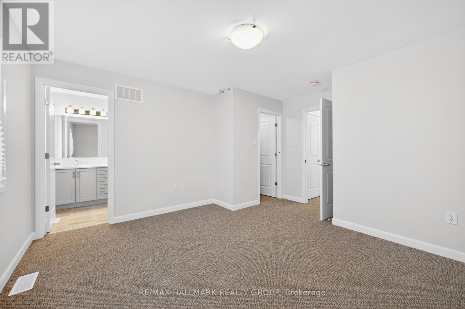 887 Eileen Vollick Crescent, Ottawa, ON - Indoor Photo Showing Other Room