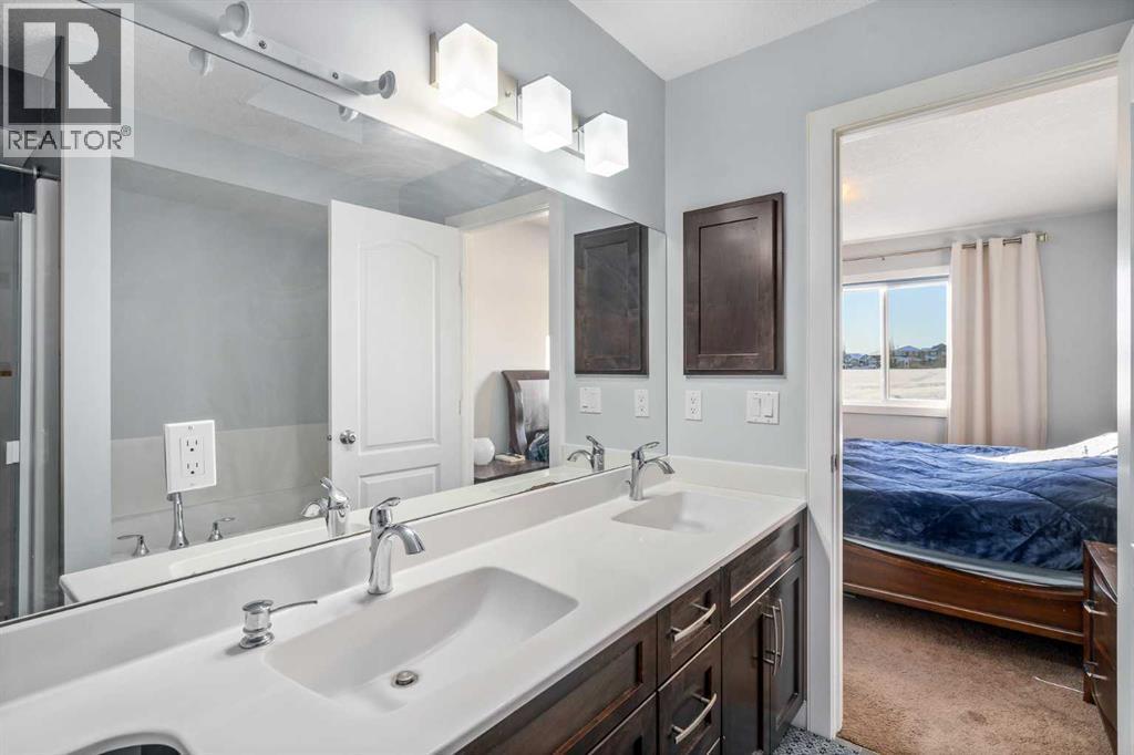 254 Silverado Plains Circle Sw, Calgary, AB - Indoor Photo Showing Bathroom