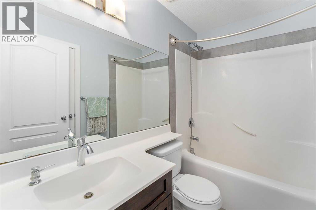 254 Silverado Plains Circle Sw, Calgary, AB - Indoor Photo Showing Bathroom