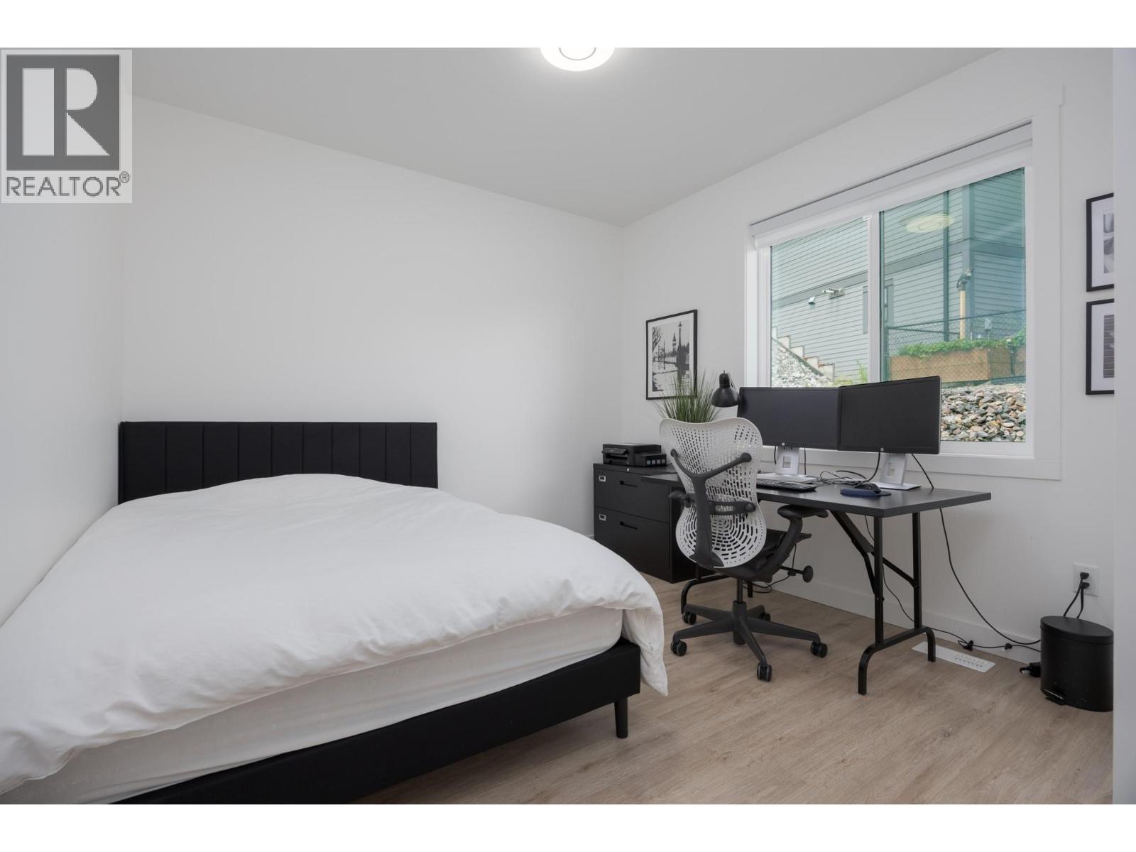 137 Whitefish Road, Vernon, BC - Indoor Photo Showing Bedroom