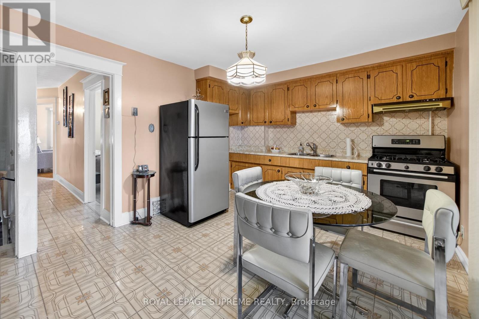 93 Marchmount Road, Toronto, ON - Indoor Photo Showing Kitchen