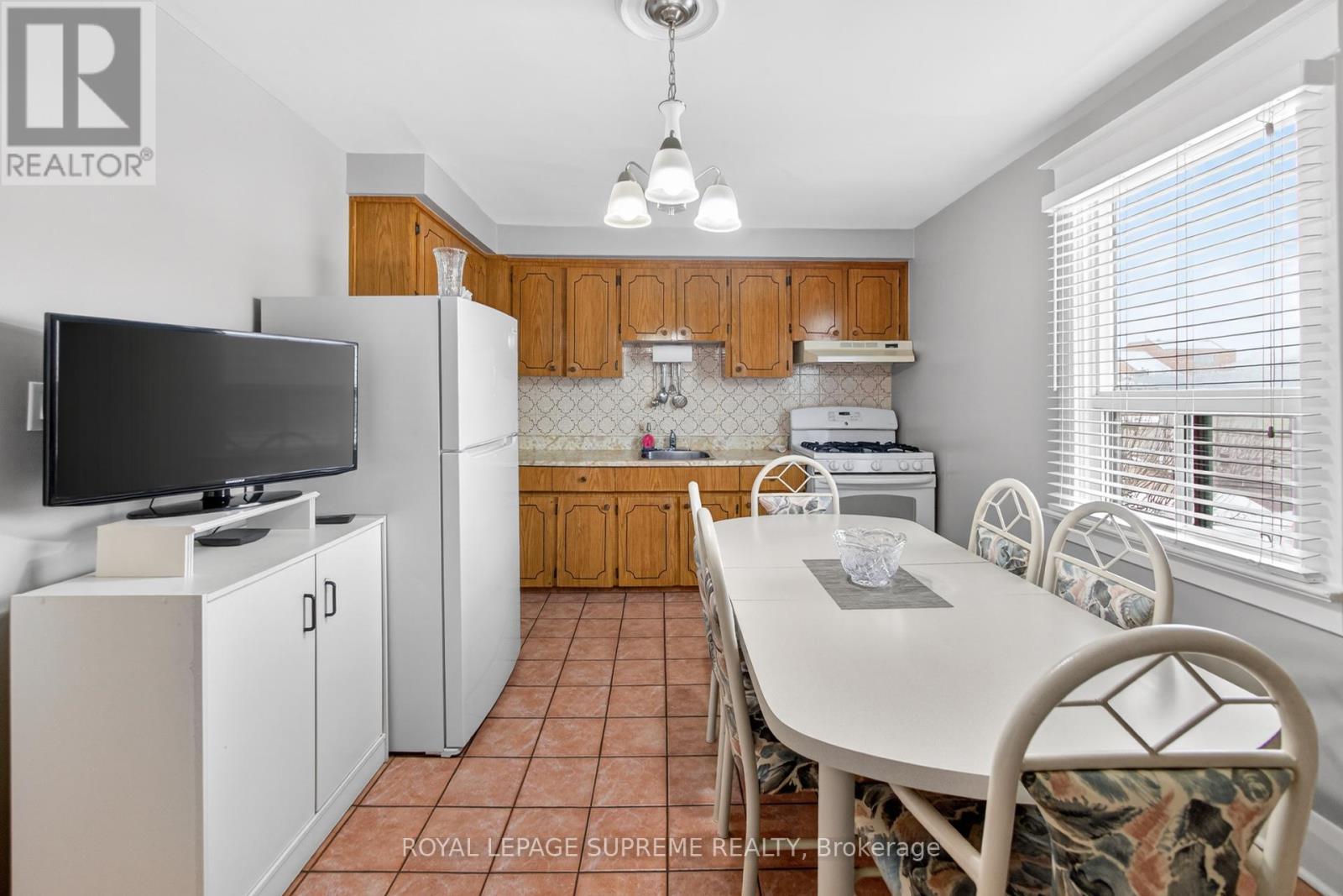 93 Marchmount Road, Toronto, ON - Indoor