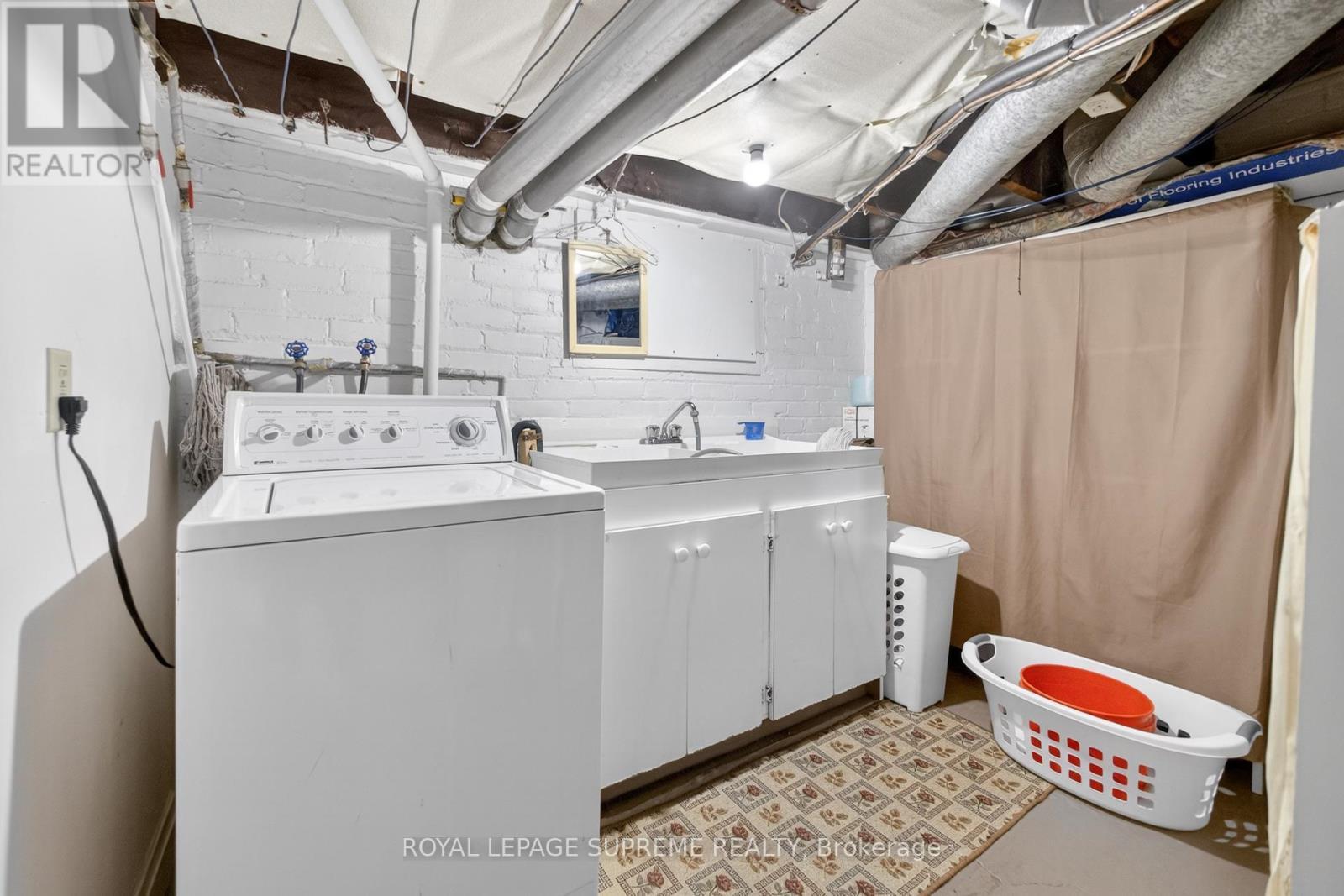 93 Marchmount Road, Toronto, ON - Indoor Photo Showing Laundry Room