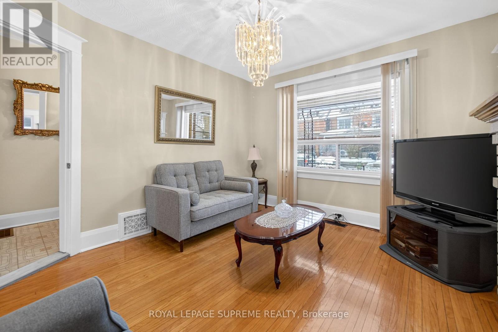 93 Marchmount Road, Toronto, ON - Indoor Photo Showing Living Room