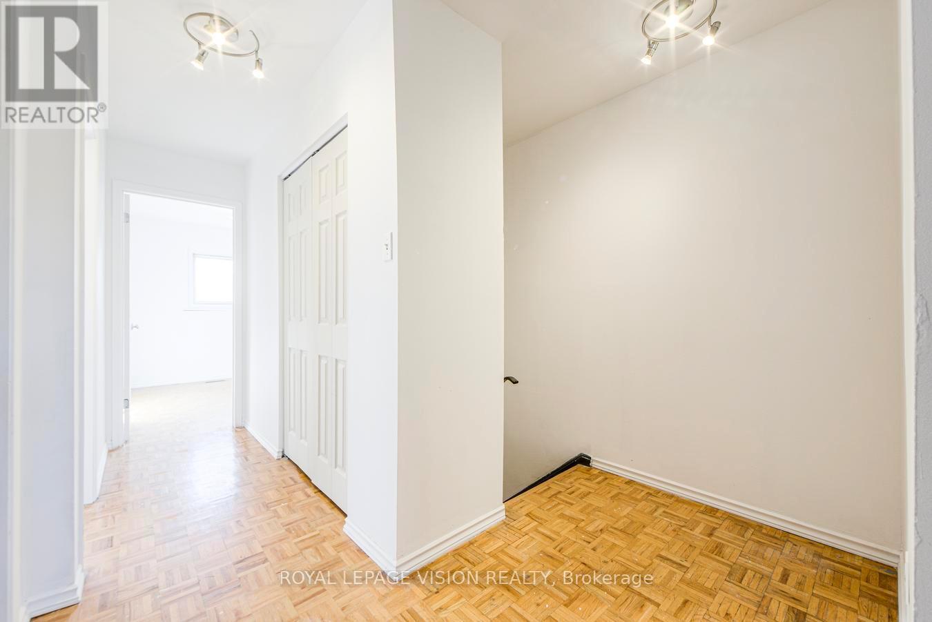 8 - 301 Washburn Way, Toronto, ON - Indoor Photo Showing Other Room