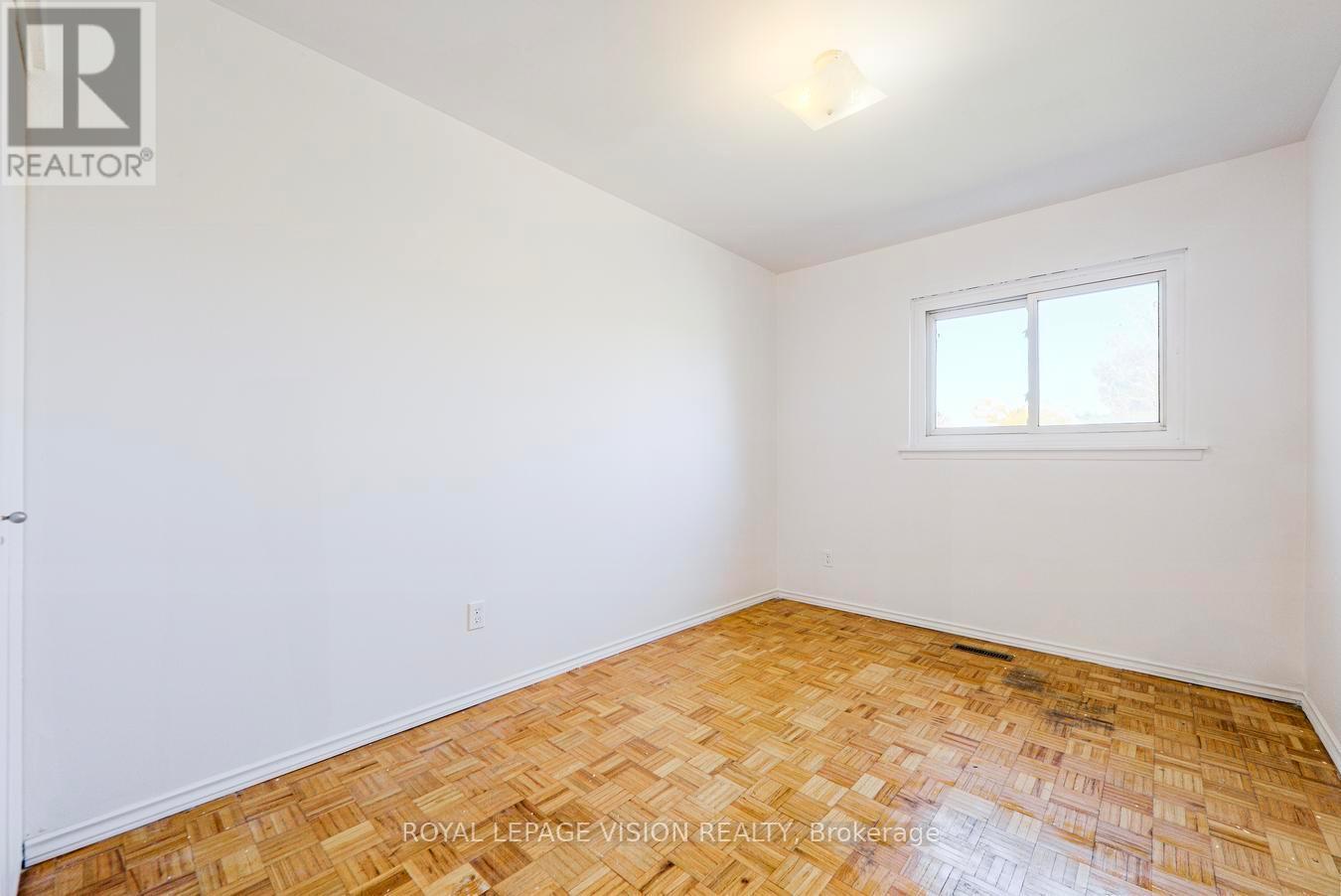 8 - 301 Washburn Way, Toronto, ON - Indoor Photo Showing Other Room
