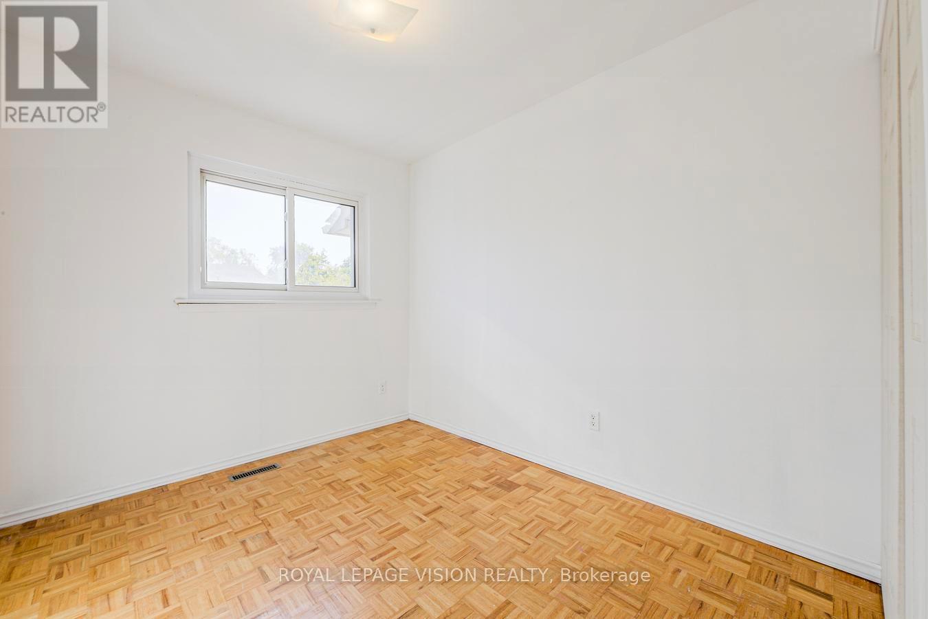 8 - 301 Washburn Way, Toronto, ON - Indoor Photo Showing Other Room