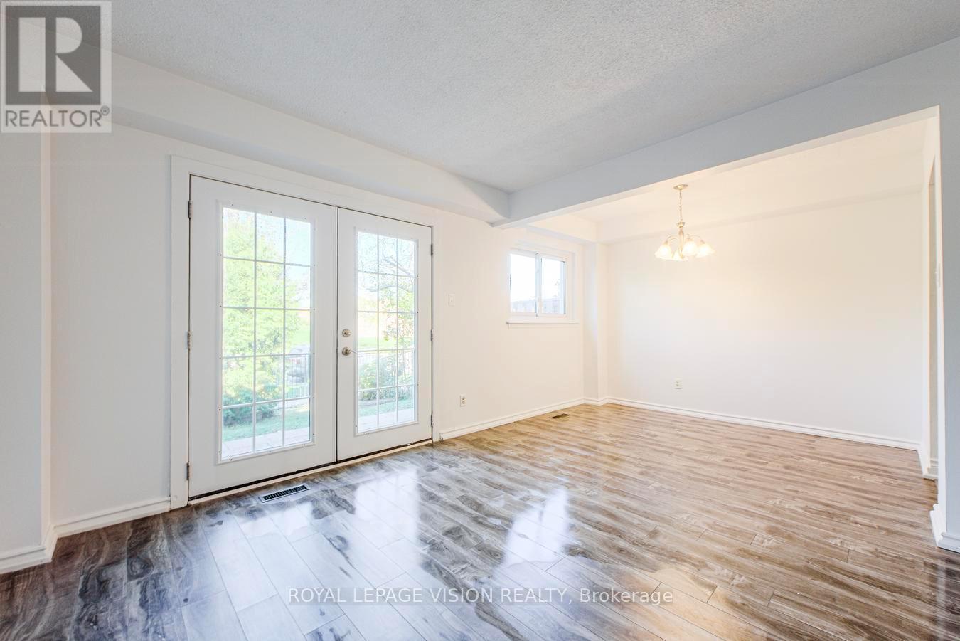 8 - 301 Washburn Way, Toronto, ON - Indoor Photo Showing Other Room