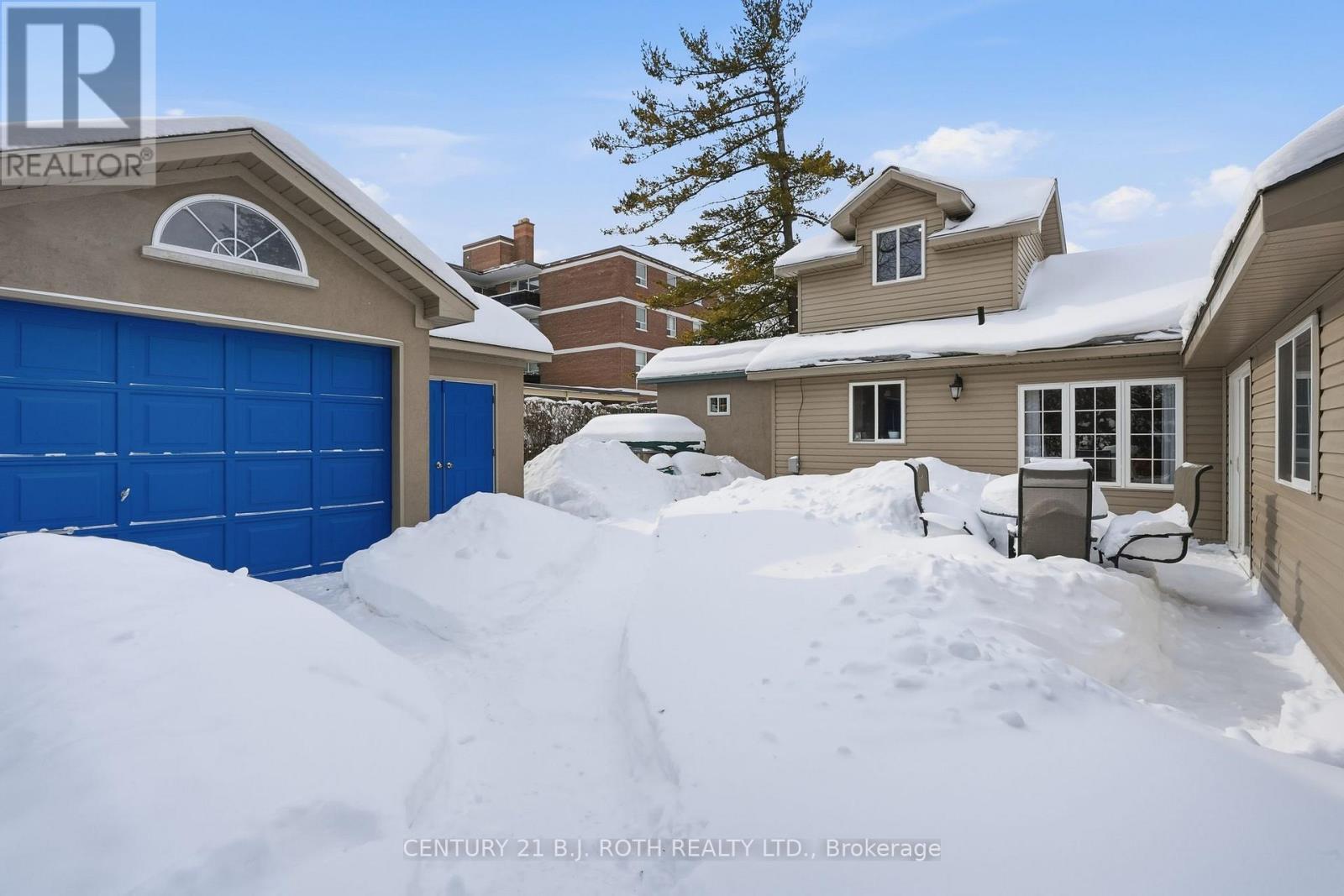 116 Burton Avenue, Barrie, ON - Outdoor