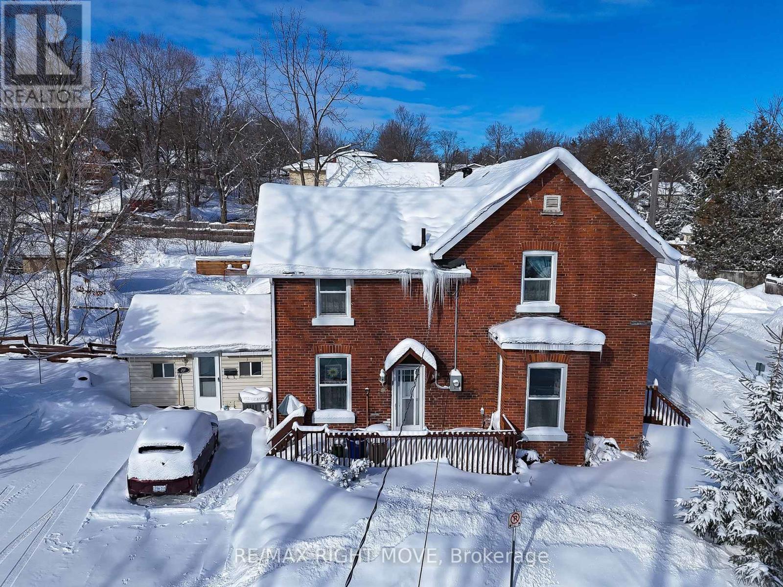 201 Canice Street, Orillia, ON - Outdoor