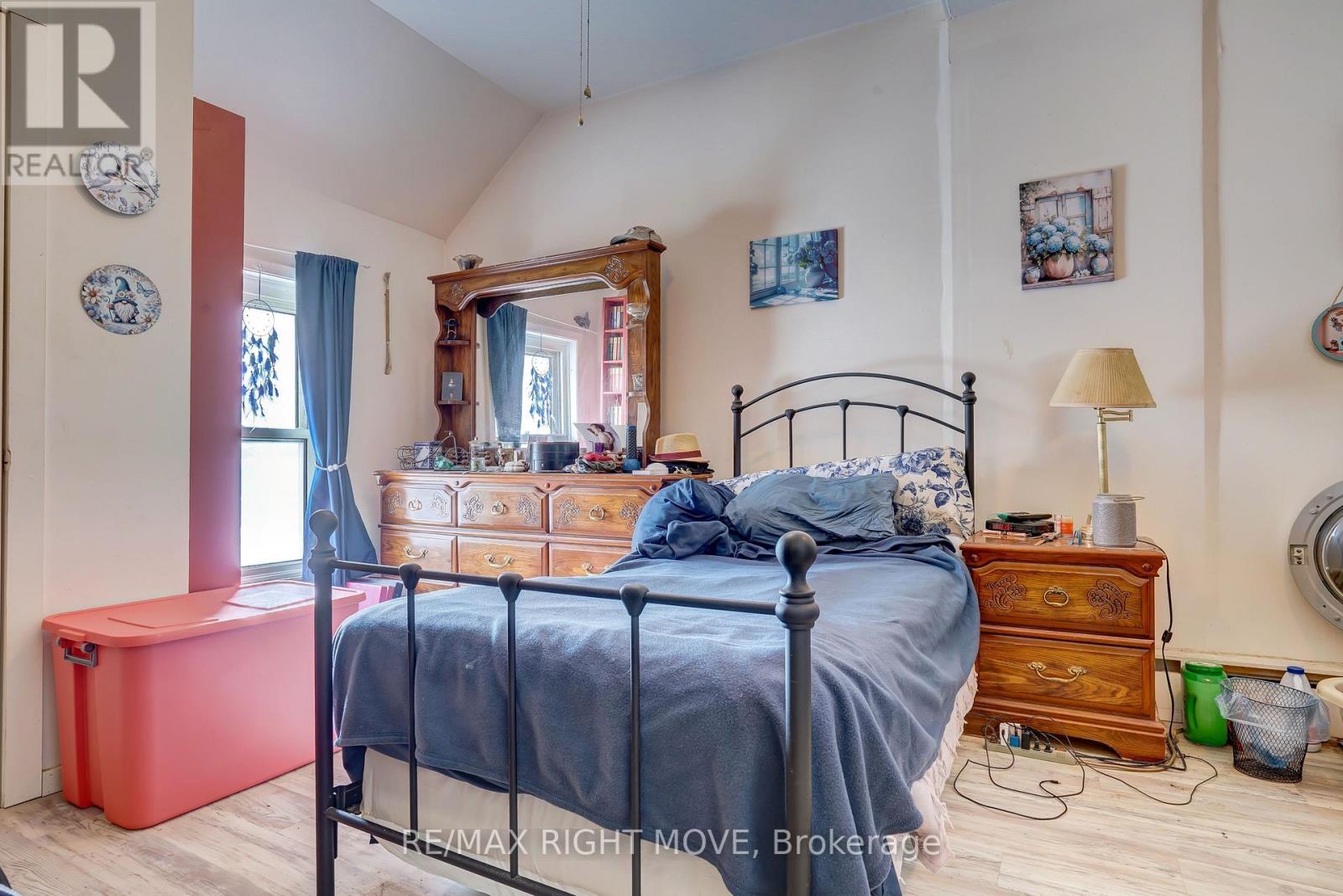 203 Canice Street, Orillia, ON - Indoor Photo Showing Bedroom