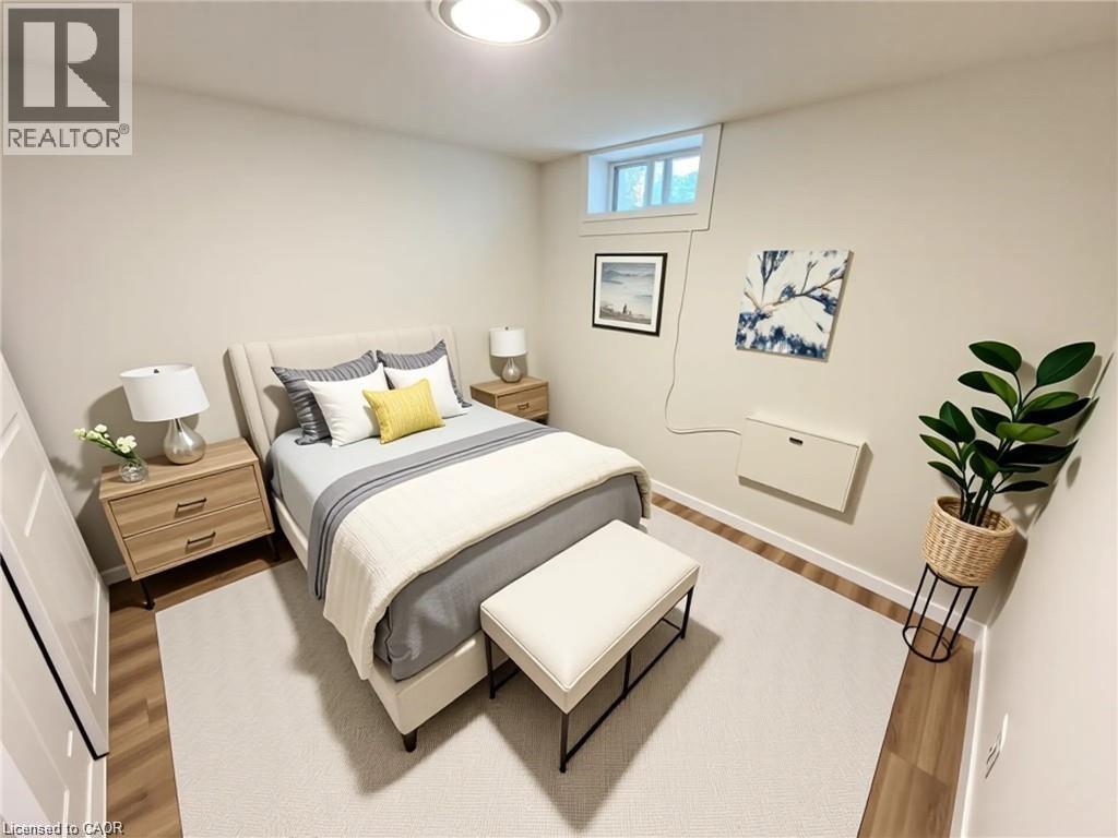 174 East Avenue N, Hamilton, ON - Indoor Photo Showing Bedroom