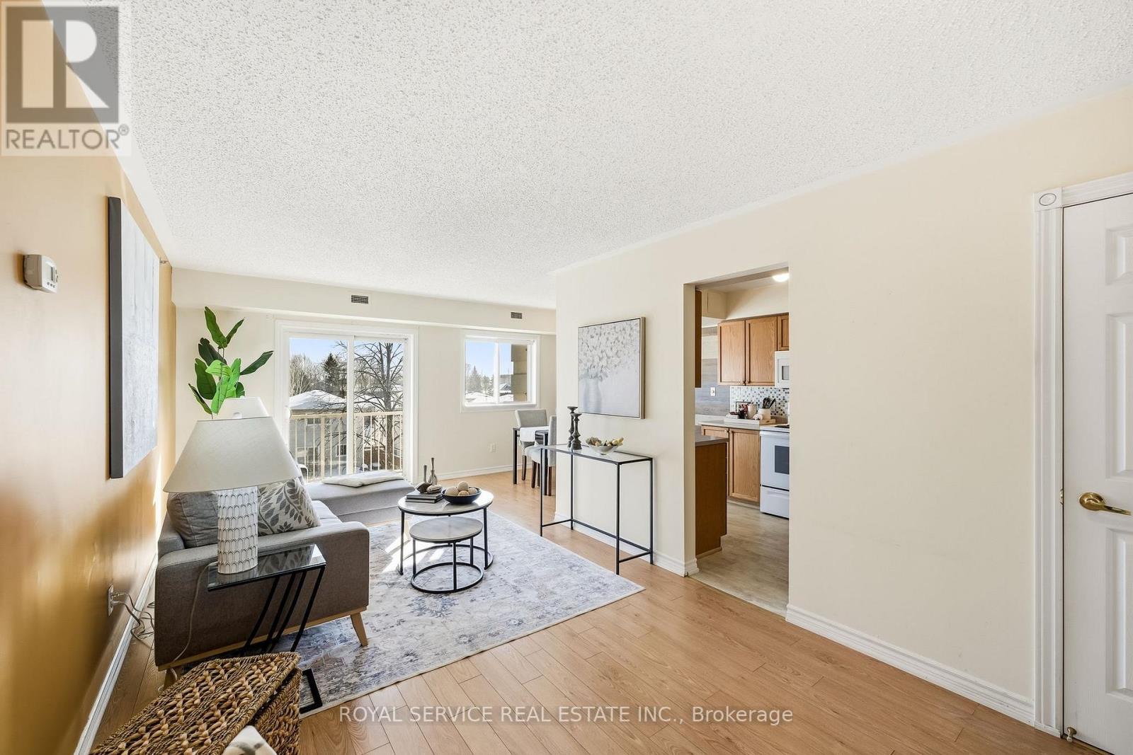 304 - 841 Battell Street, Cobourg, ON - Indoor Photo Showing Living Room