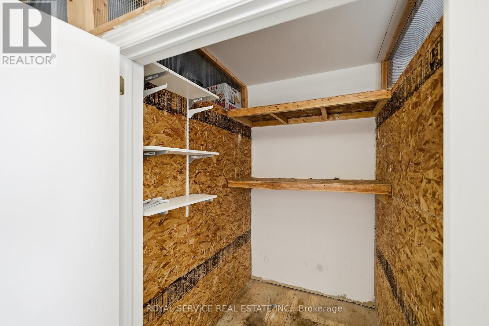 304 - 841 Battell Street, Cobourg, ON - Indoor