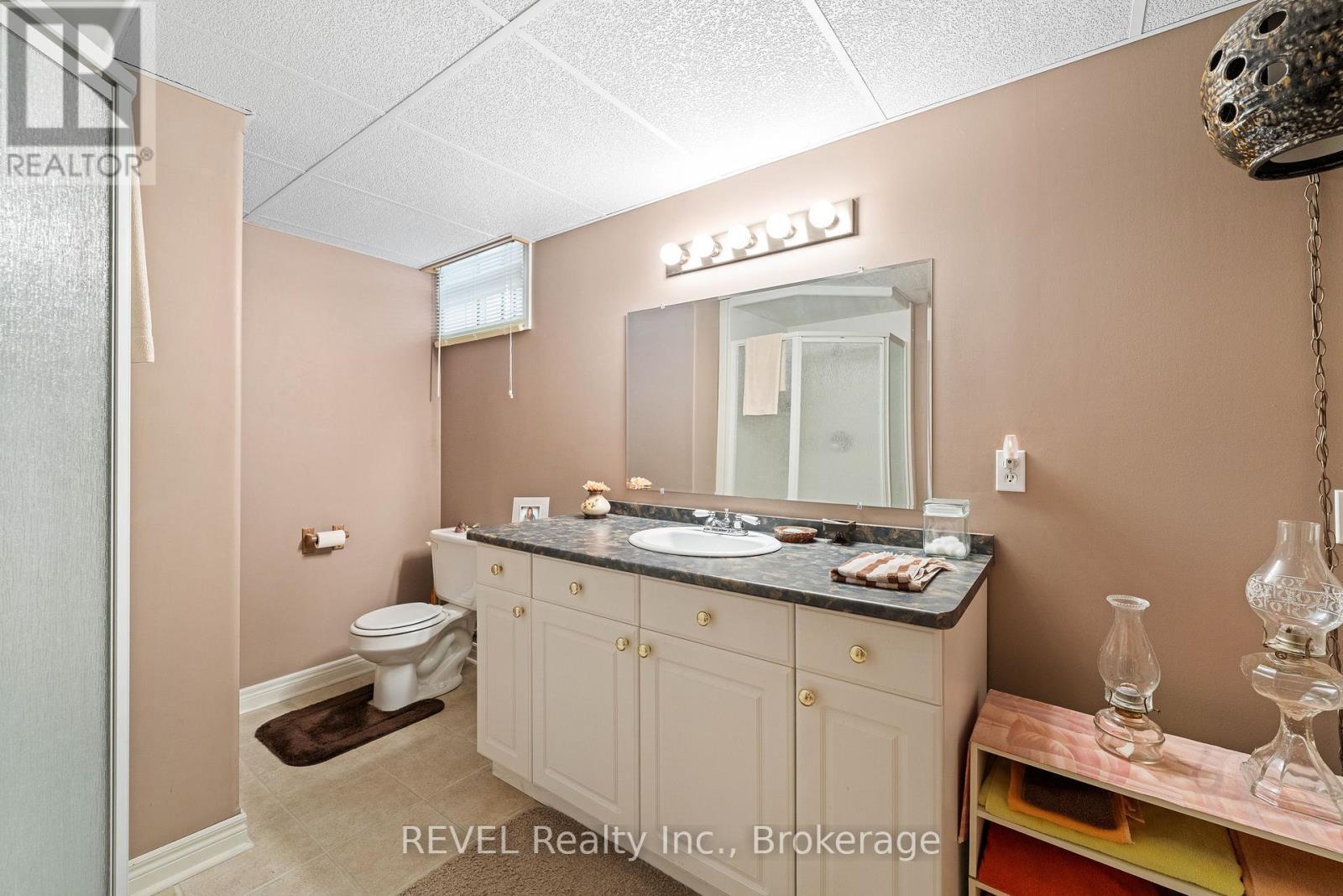 5 Beechwood Crescent, Pelham (Fonthill), ON - Indoor Photo Showing Bathroom