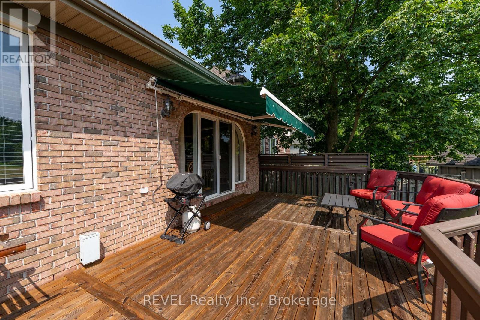 5 Beechwood Crescent, Pelham (Fonthill), ON - Outdoor With Deck Patio Veranda With Exterior