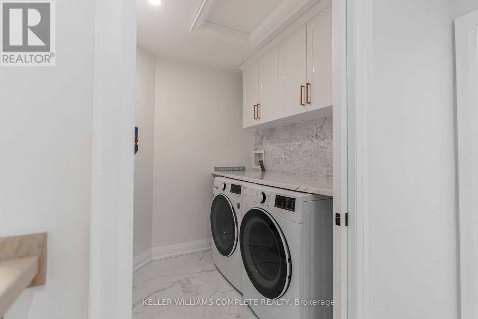619 Brian Street, Fort Erie (Crescent Park), ON - Indoor Photo Showing Laundry Room