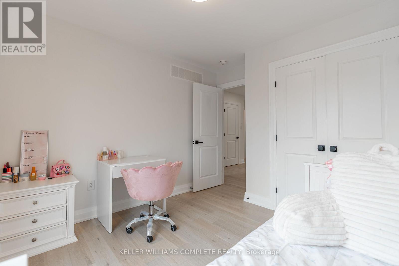 619 Brian Street, Fort Erie (Crescent Park), ON - Indoor Photo Showing Bedroom