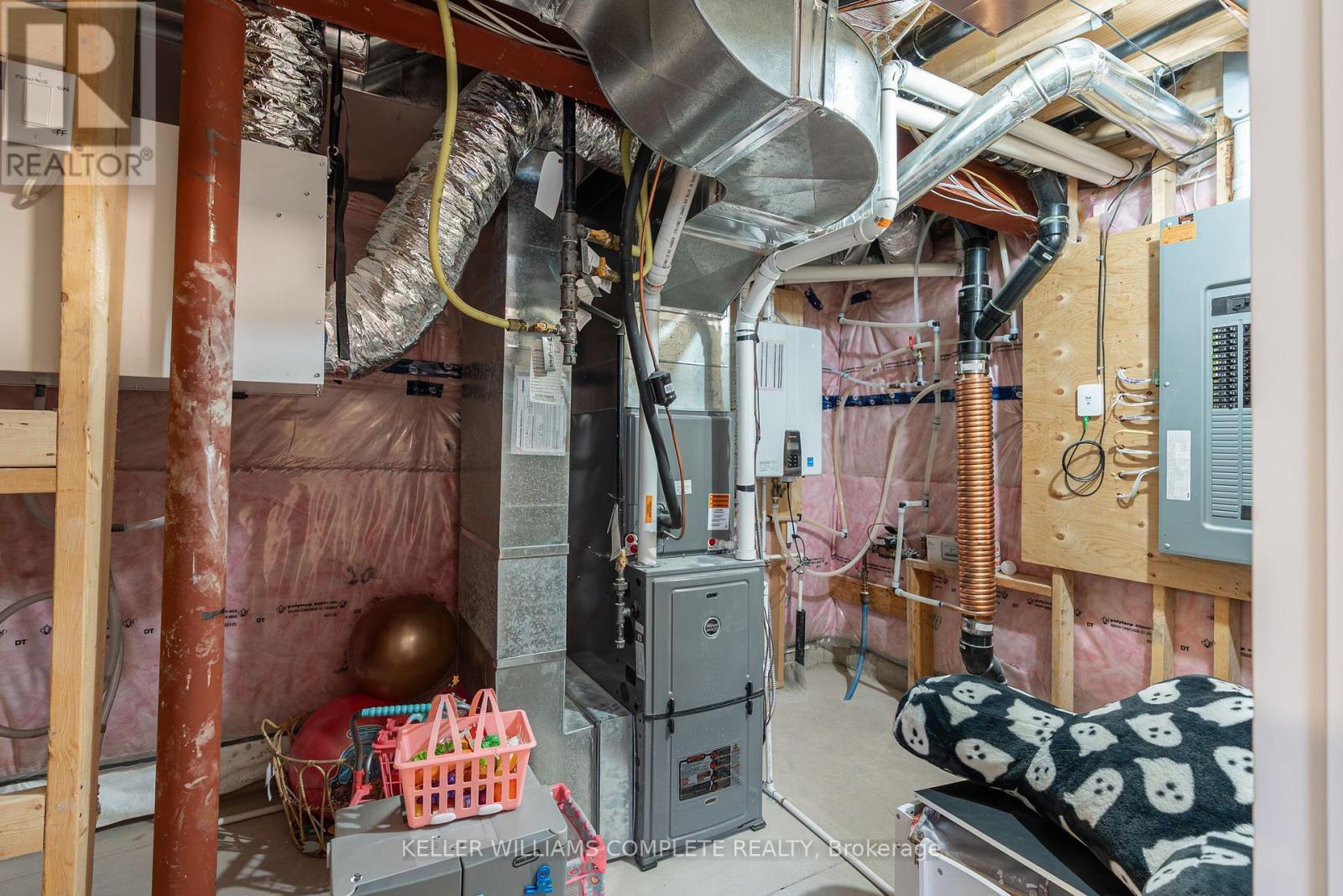 619 Brian Street, Fort Erie (Crescent Park), ON - Indoor Photo Showing Basement
