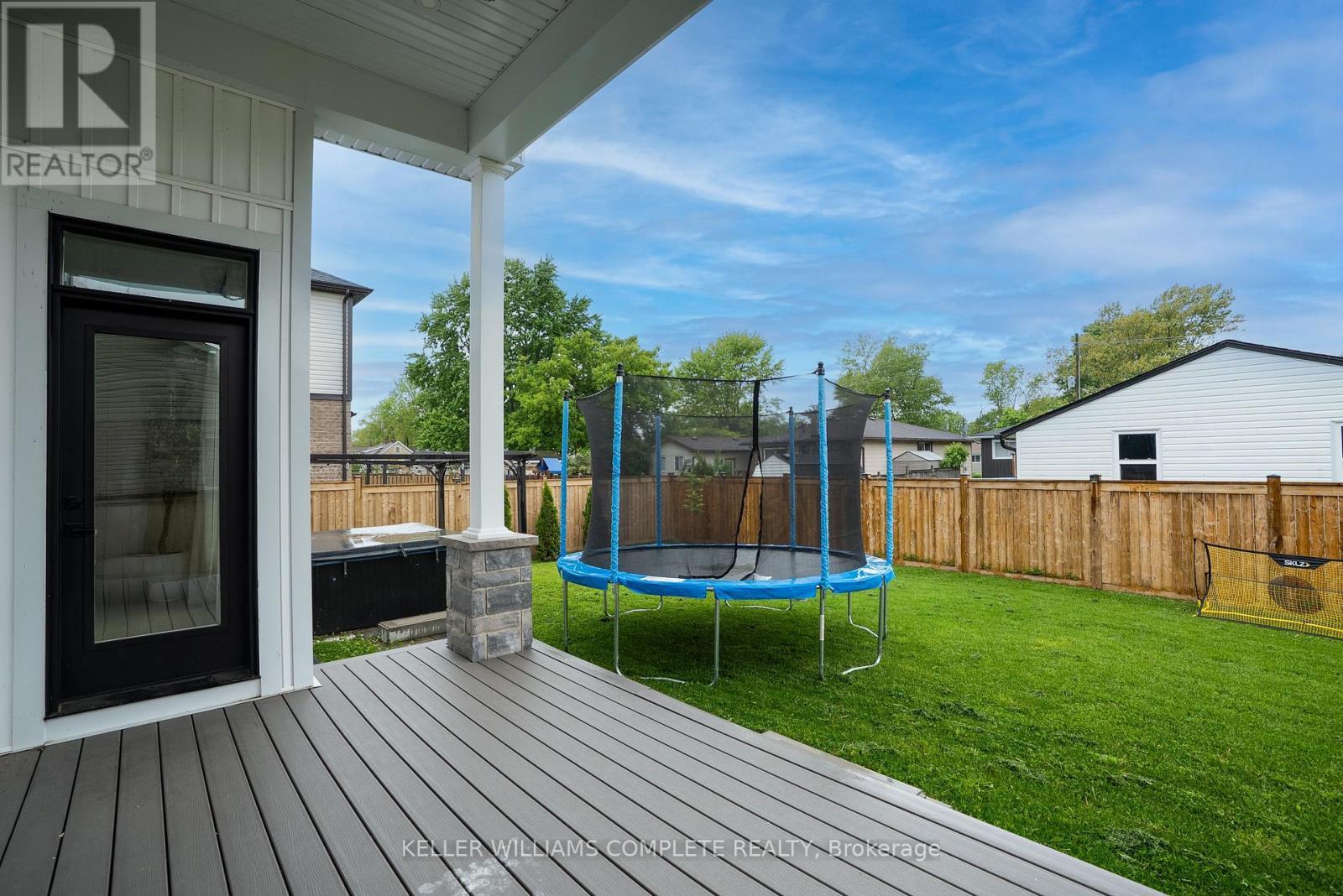 619 Brian Street, Fort Erie (Crescent Park), ON - Outdoor With Deck Patio Veranda