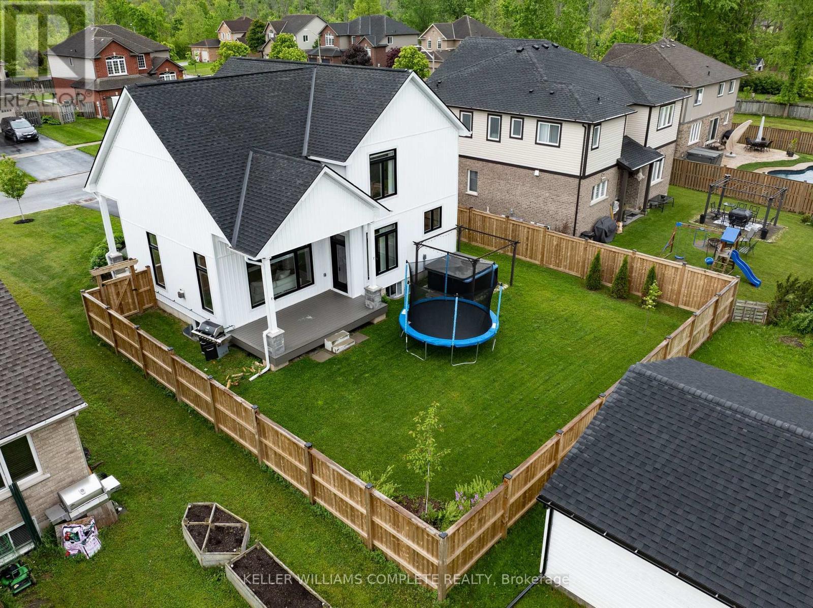 619 Brian Street, Fort Erie (Crescent Park), ON - Outdoor With Deck Patio Veranda