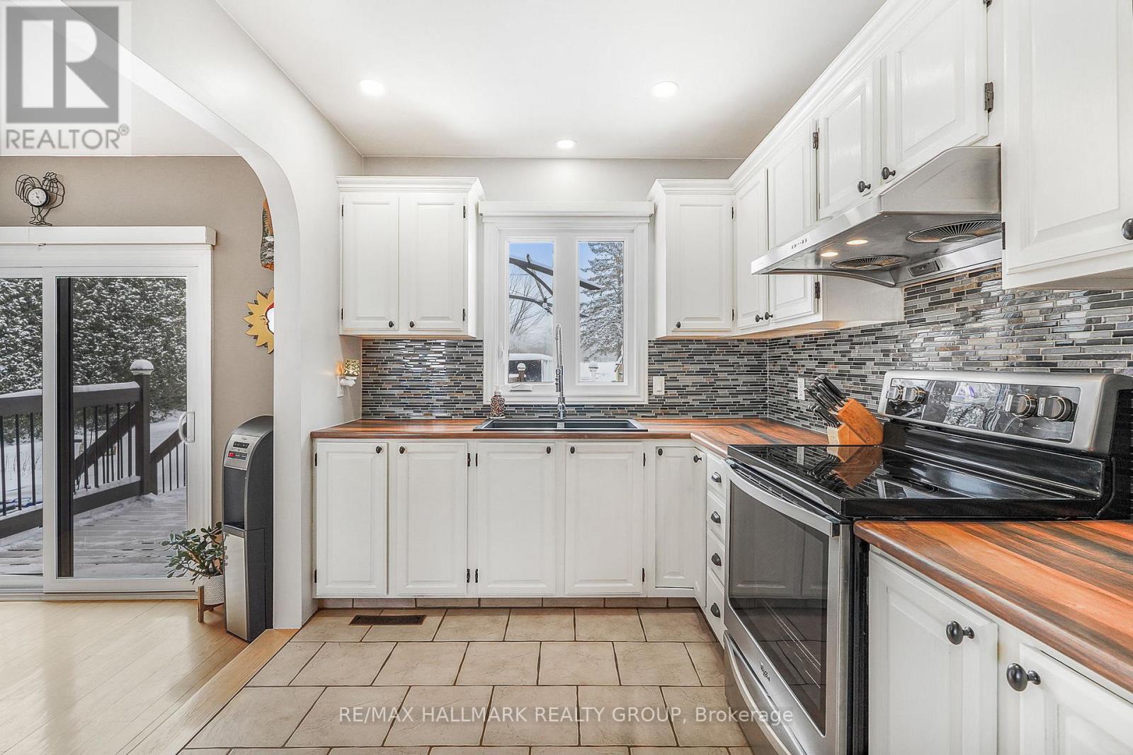 2431 Bay Road, Champlain, ON - Indoor Photo Showing Kitchen With Double Sink