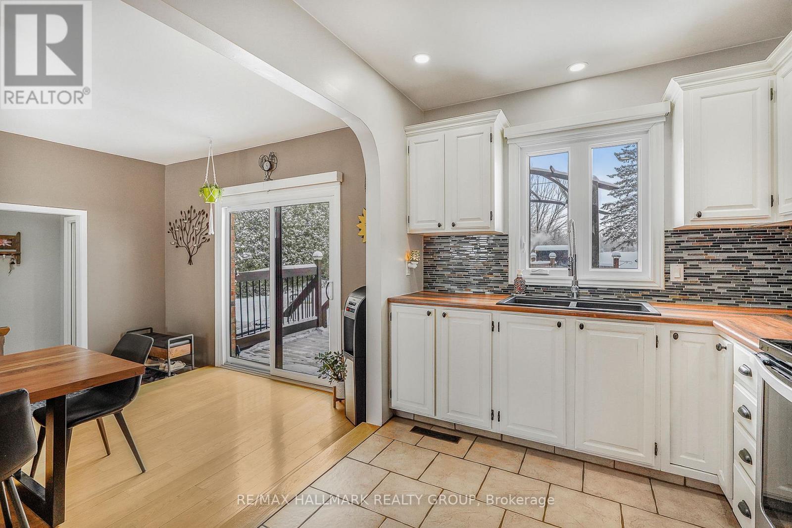 2431 Bay Road, Champlain, ON - Indoor Photo Showing Kitchen With Double Sink