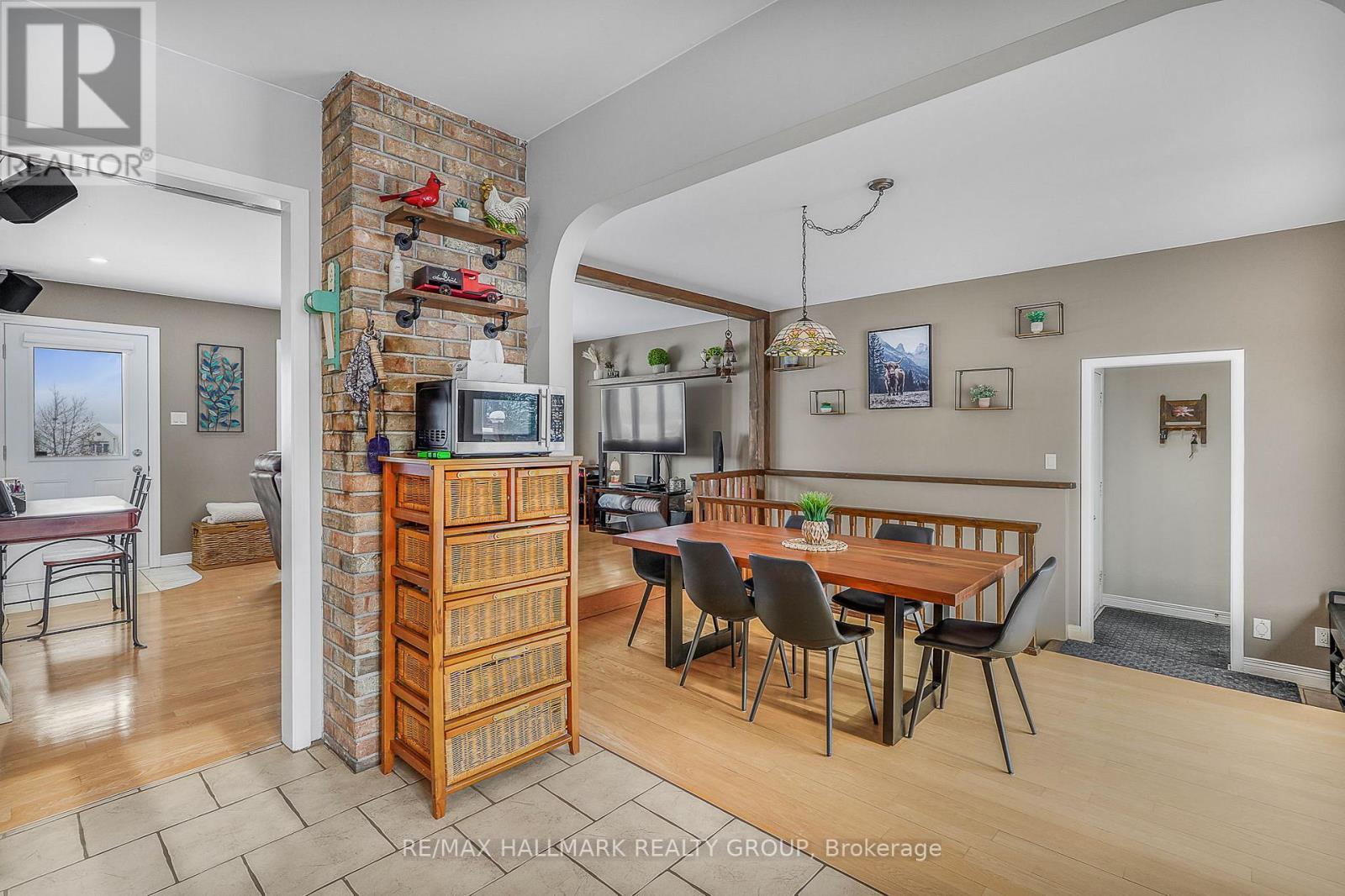 2431 Bay Road, Champlain, ON - Indoor Photo Showing Dining Room