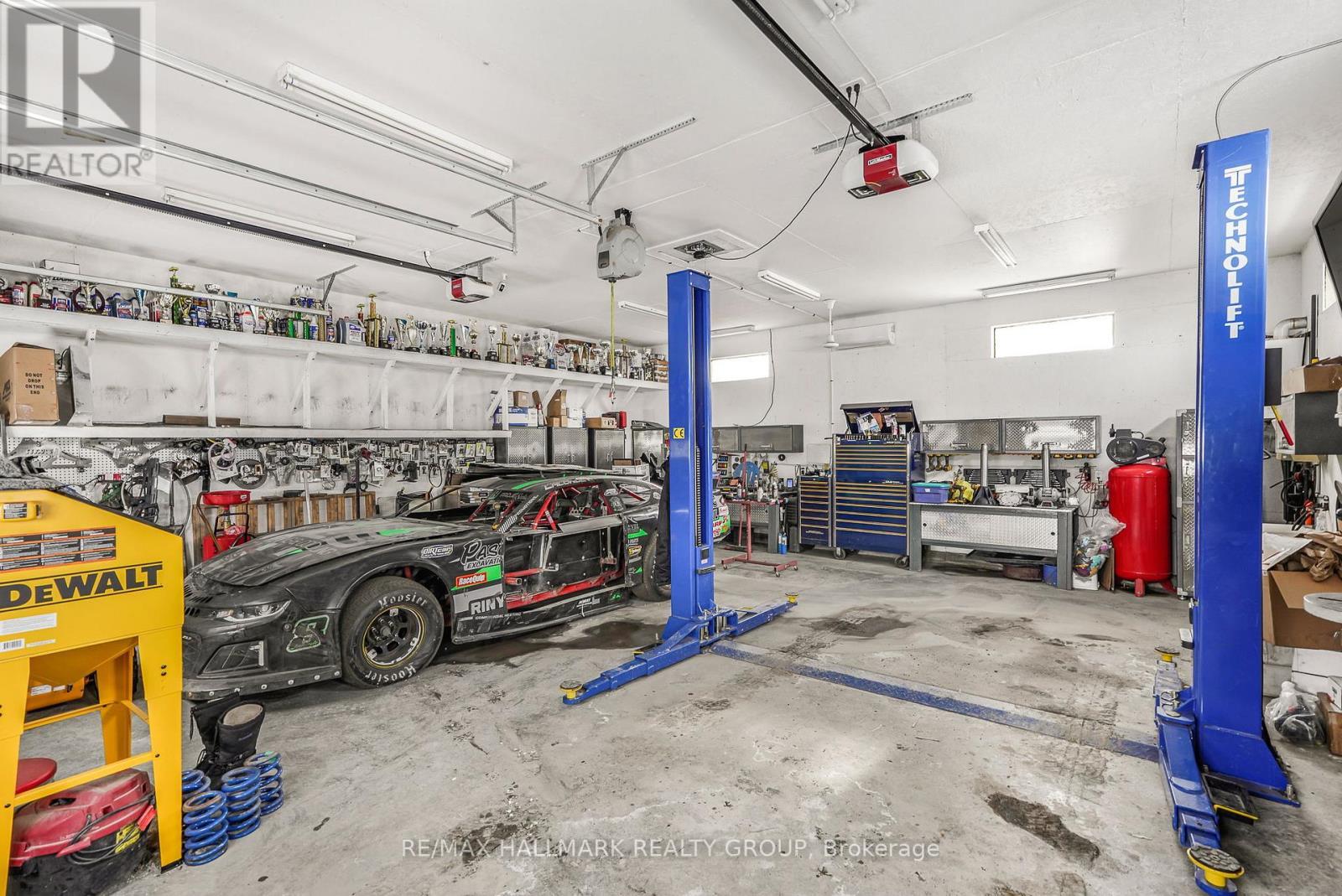2431 Bay Road, Champlain, ON - Indoor Photo Showing Garage