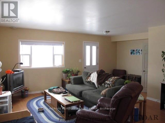 187 Lang Street, Cobalt, ON - Indoor Photo Showing Living Room