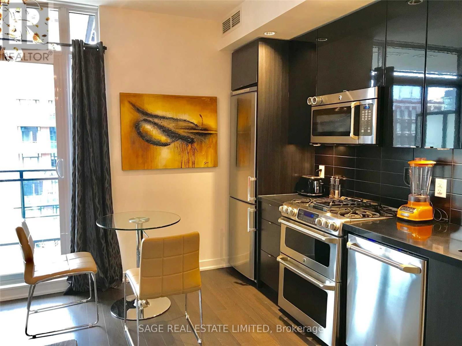 533 - 88 Colgate Avenue, Toronto, ON - Indoor Photo Showing Kitchen
