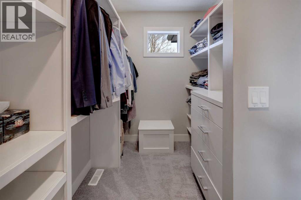 1721 20 Avenue Nw, Calgary, AB - Indoor With Storage