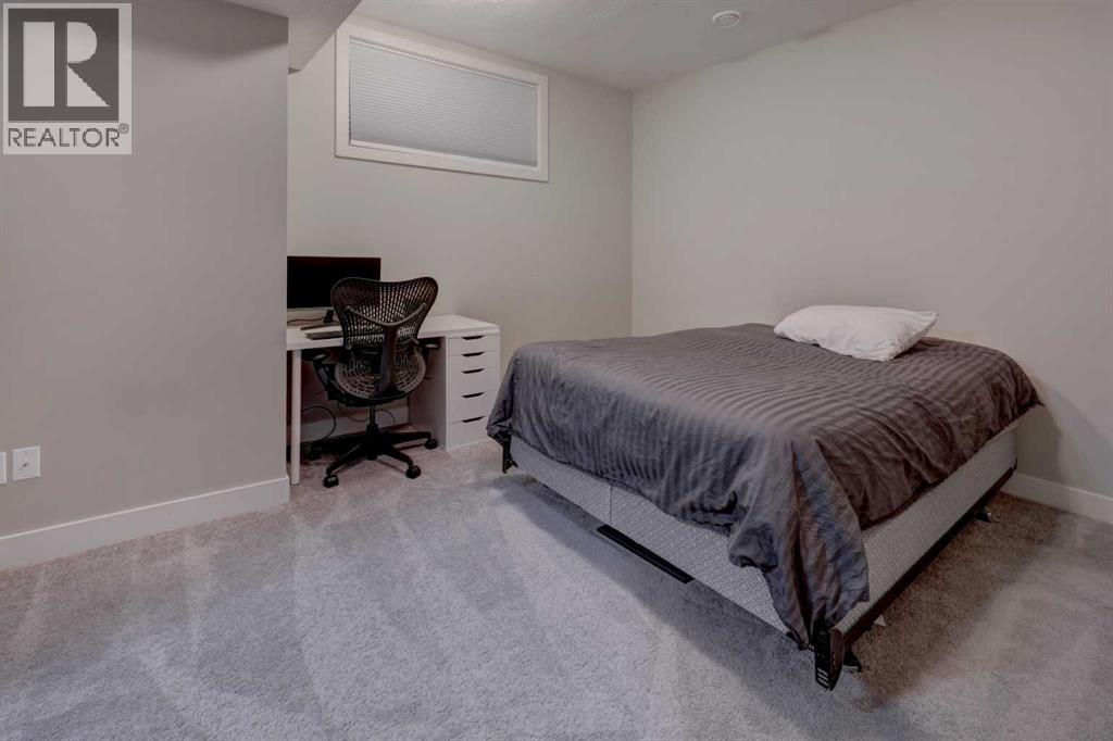 1721 20 Avenue Nw, Calgary, AB - Indoor Photo Showing Bedroom