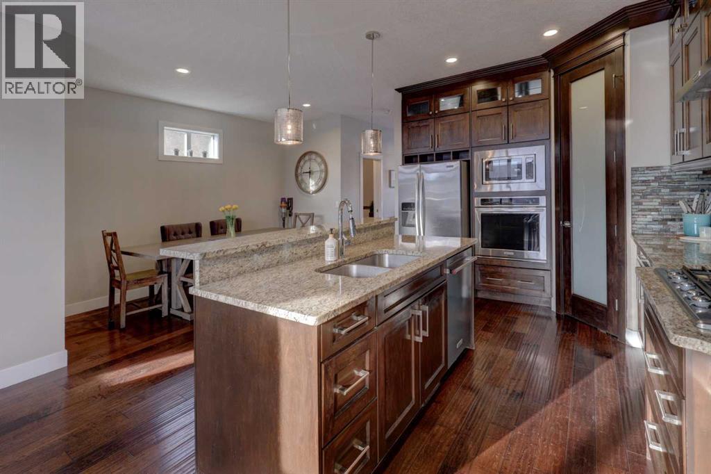 1721 20 Avenue Nw, Calgary, AB - Indoor Photo Showing Kitchen With Double Sink With Upgraded Kitchen