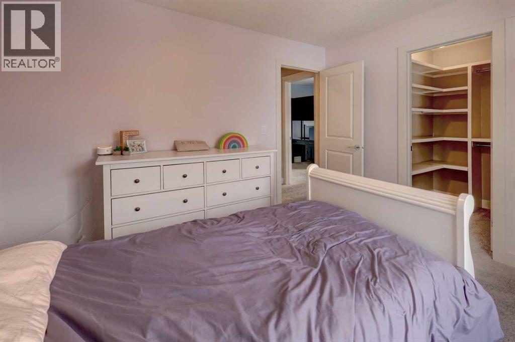 1721 20 Avenue Nw, Calgary, AB - Indoor Photo Showing Bedroom