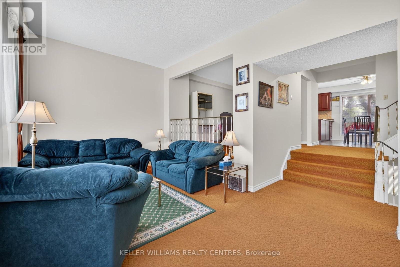 100 Poplar Crescent, Aurora, ON - Indoor Photo Showing Living Room