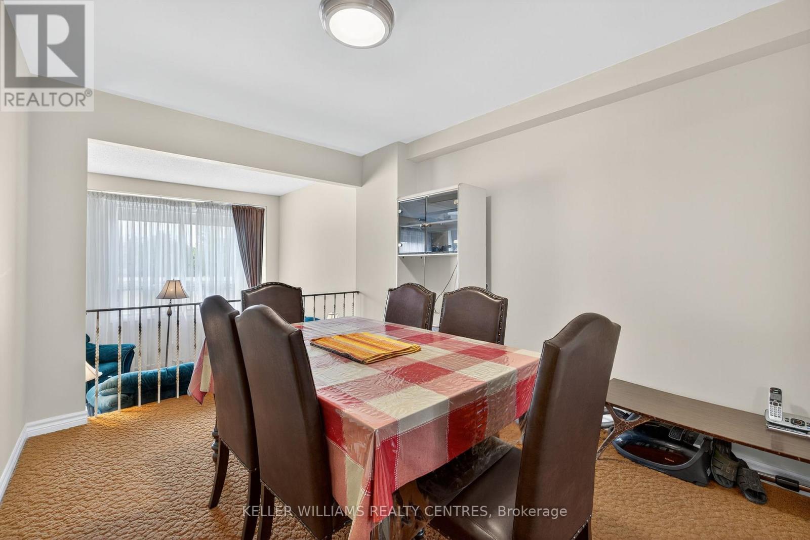 100 Poplar Crescent, Aurora, ON - Indoor Photo Showing Dining Room