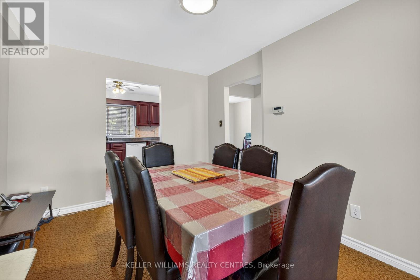 100 Poplar Crescent, Aurora, ON - Indoor Photo Showing Dining Room