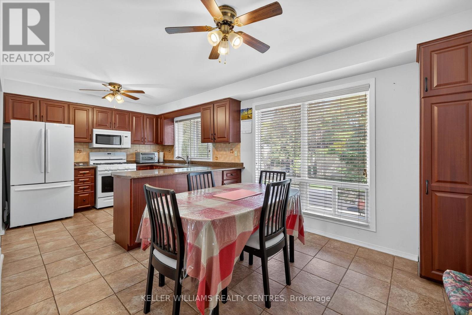 100 Poplar Crescent, Aurora, ON - Indoor